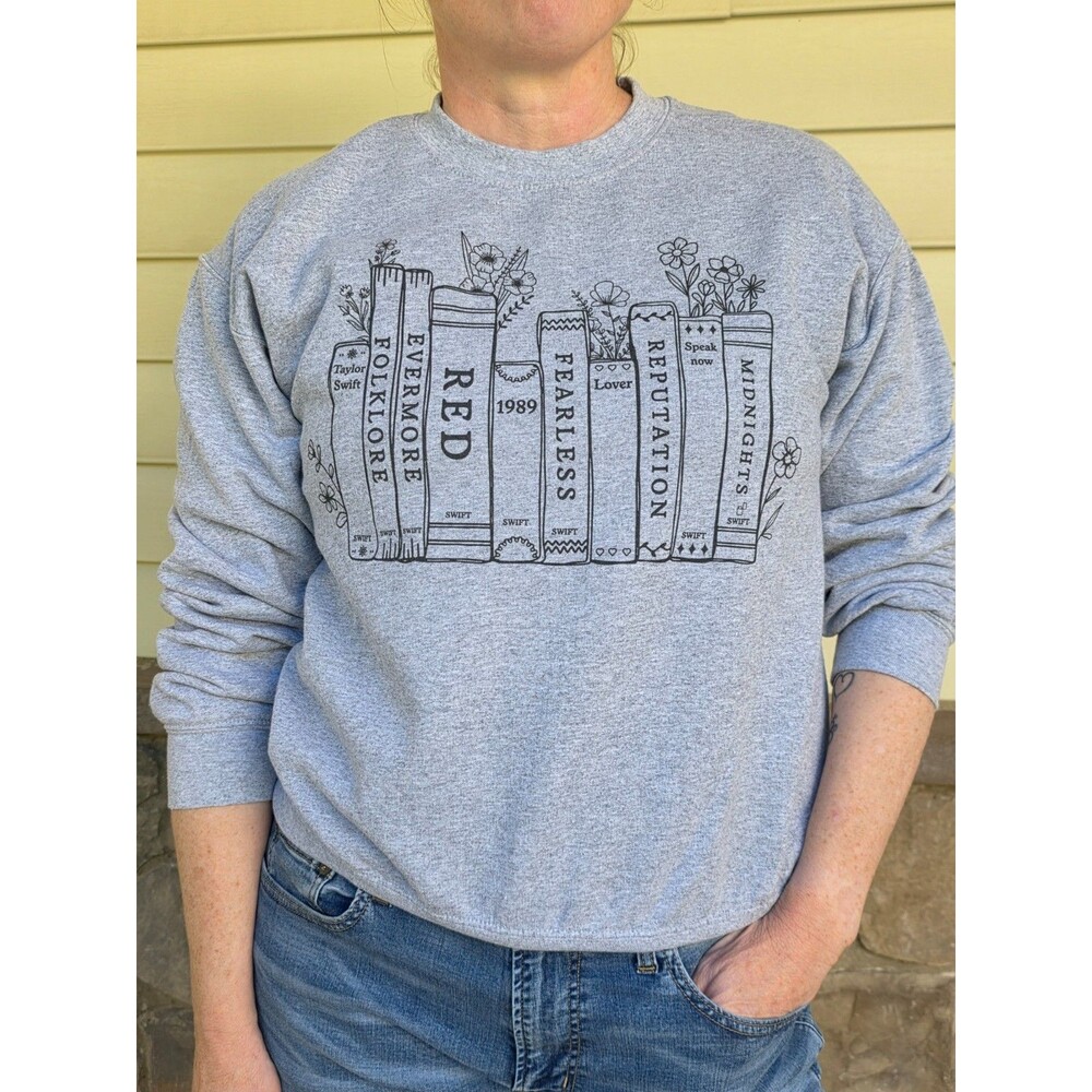 Taylor Swift Eras Fan Sweatshirt Womens M Gray Black Graphic Medium Cozy Bookish